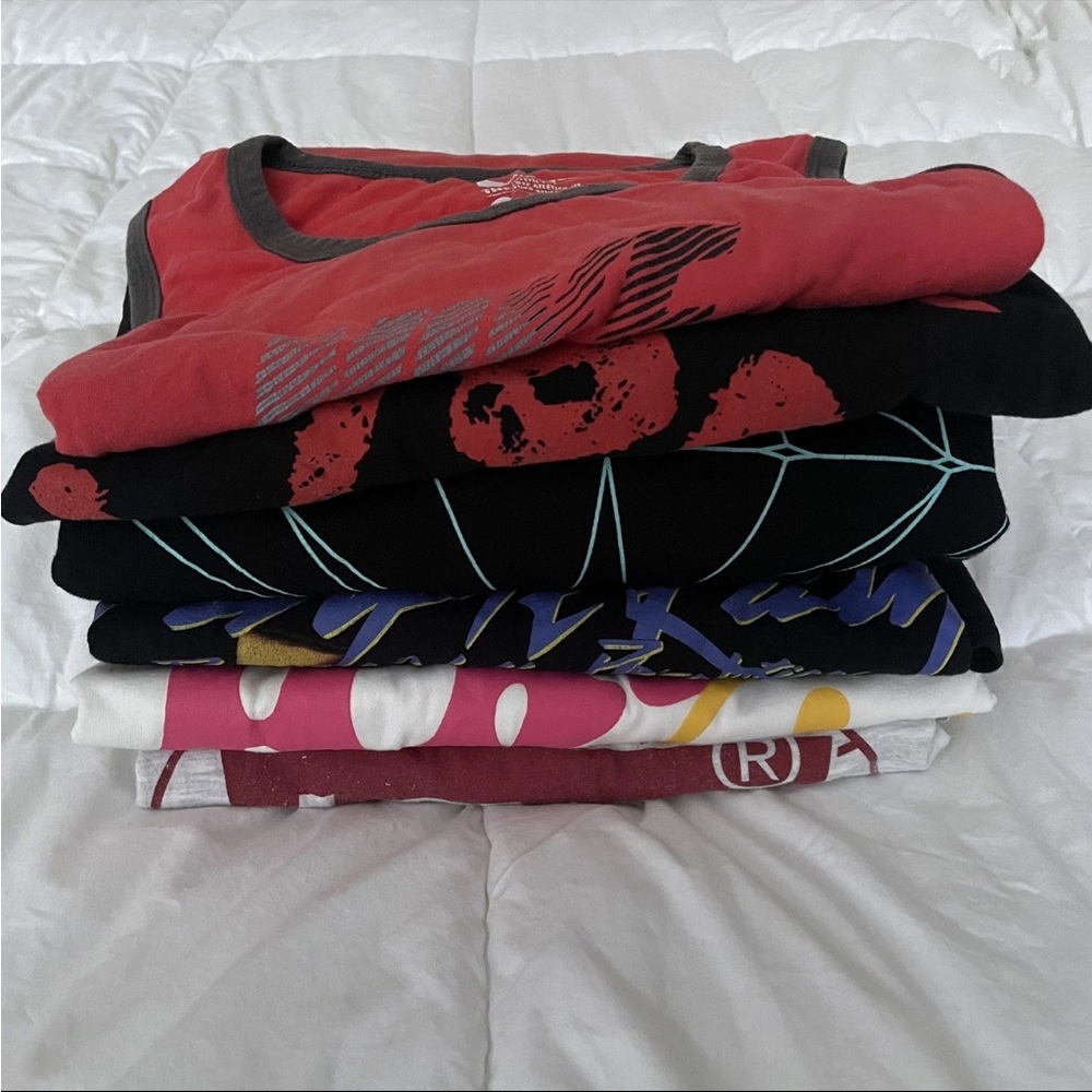 Set of 6 Men’s Large Tops - 4 Short Sleeve & 2 Long Sleeve